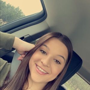 Meet your Posher, Briana